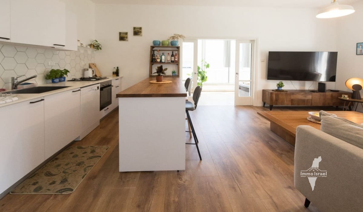 4.5-Room Apartment for Rent on Ester ha-Malka Street, Tel Aviv-Yafo