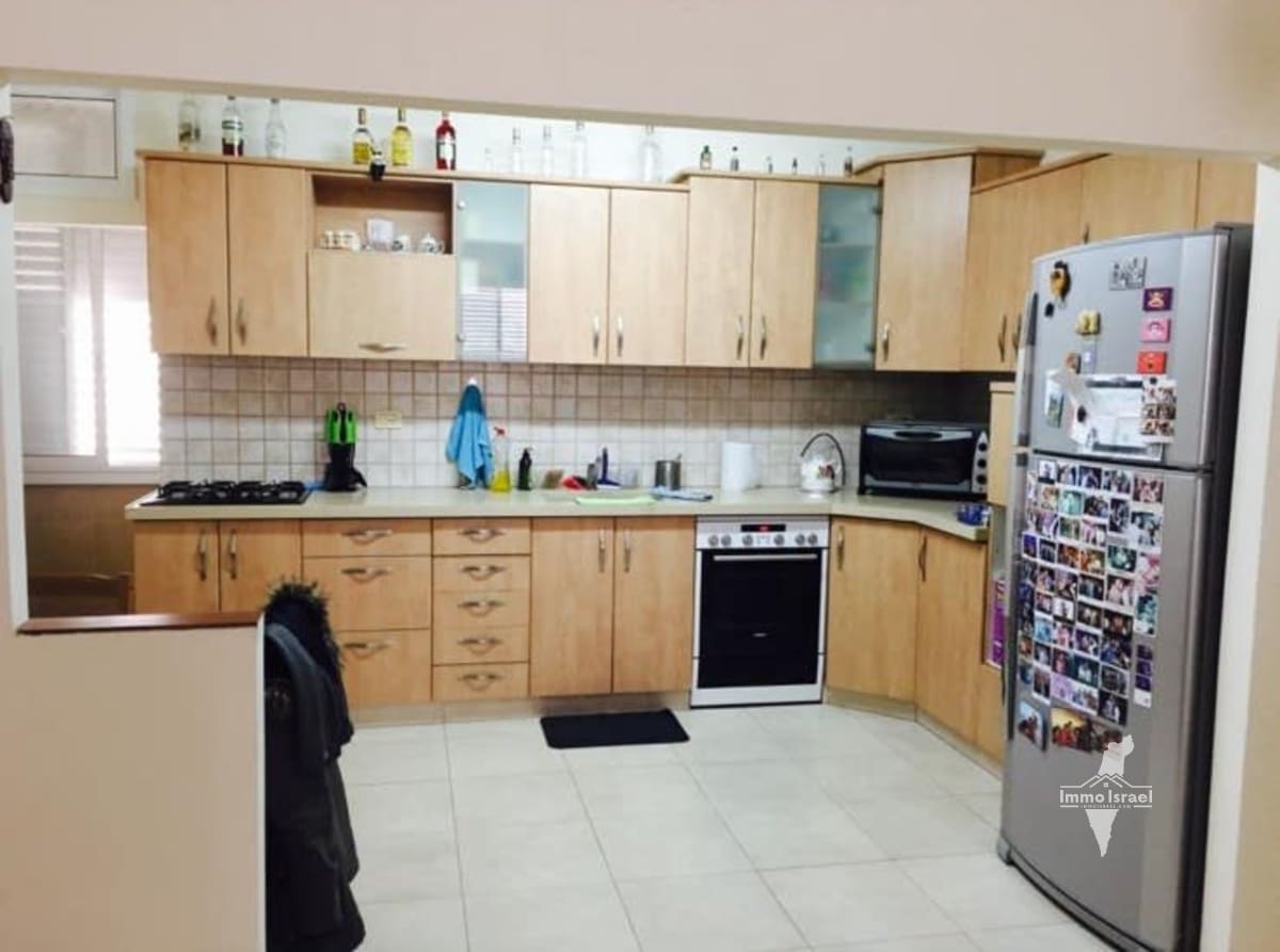 3.5-Room Apartment for Sale on Rothschild Street, Rishon LeTsiyon