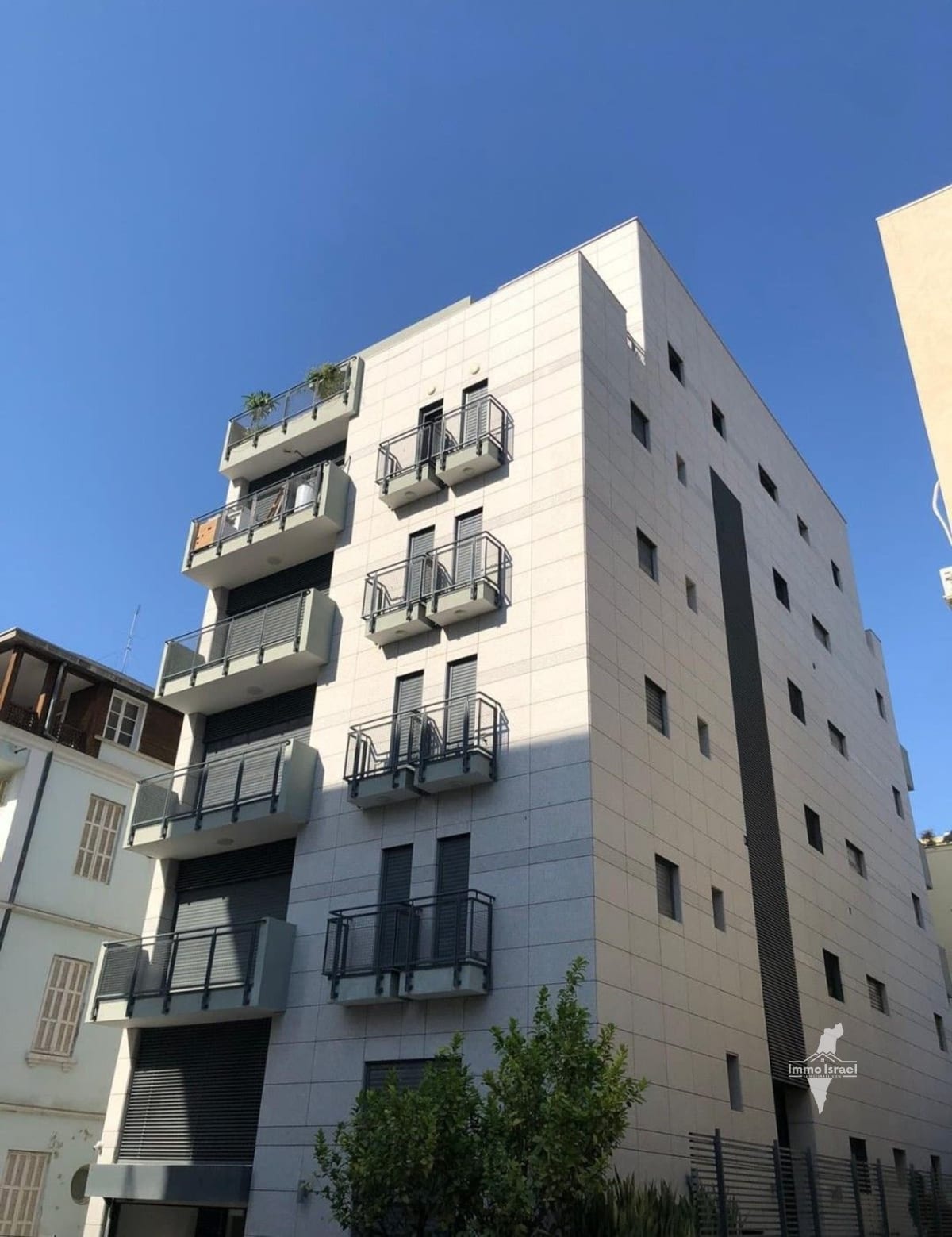 4-Room Apartment for Sale on Ge'ula Street, Tel Aviv-Yafo