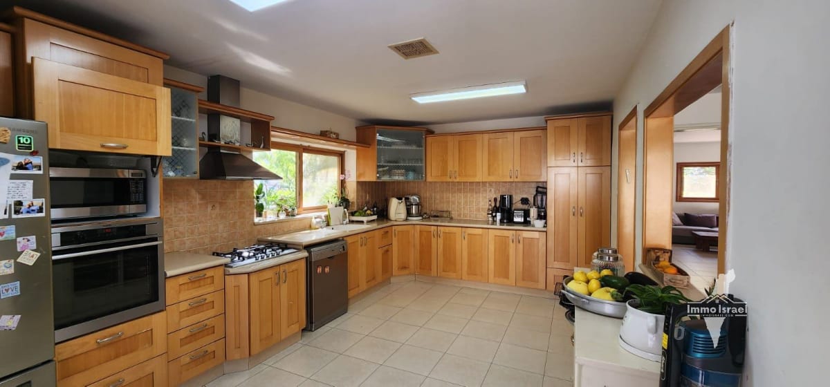 6-Room House for Sale on Giv'ati Street, Ashkelon