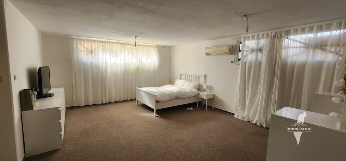 6-Room House for Sale on Giv'ati Street, Ashkelon