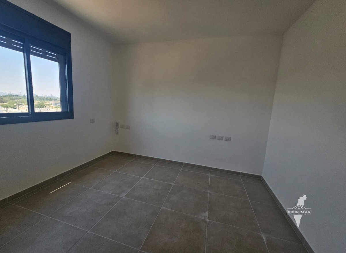 3-Room Apartment for Sale in HaPark Neighborhood, Beer Sheva