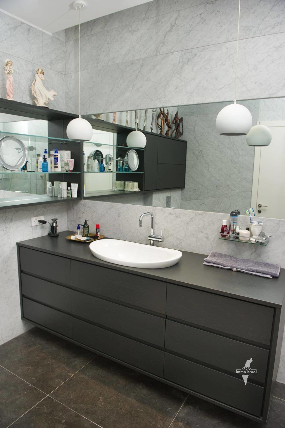 4-комнатная квартира в аренду в роскошной башне рядом с морем в Тель-Авиве-Яффо