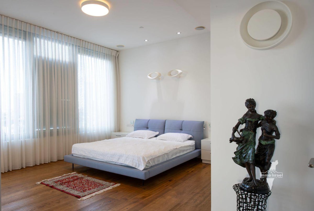 4-комнатная квартира в аренду в роскошной башне рядом с морем в Тель-Авиве-Яффо