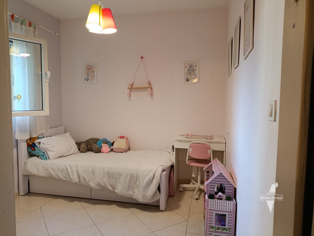 4-Room Apartment for Sale in the Kiryat HaSharon Neighborhood, Netanya