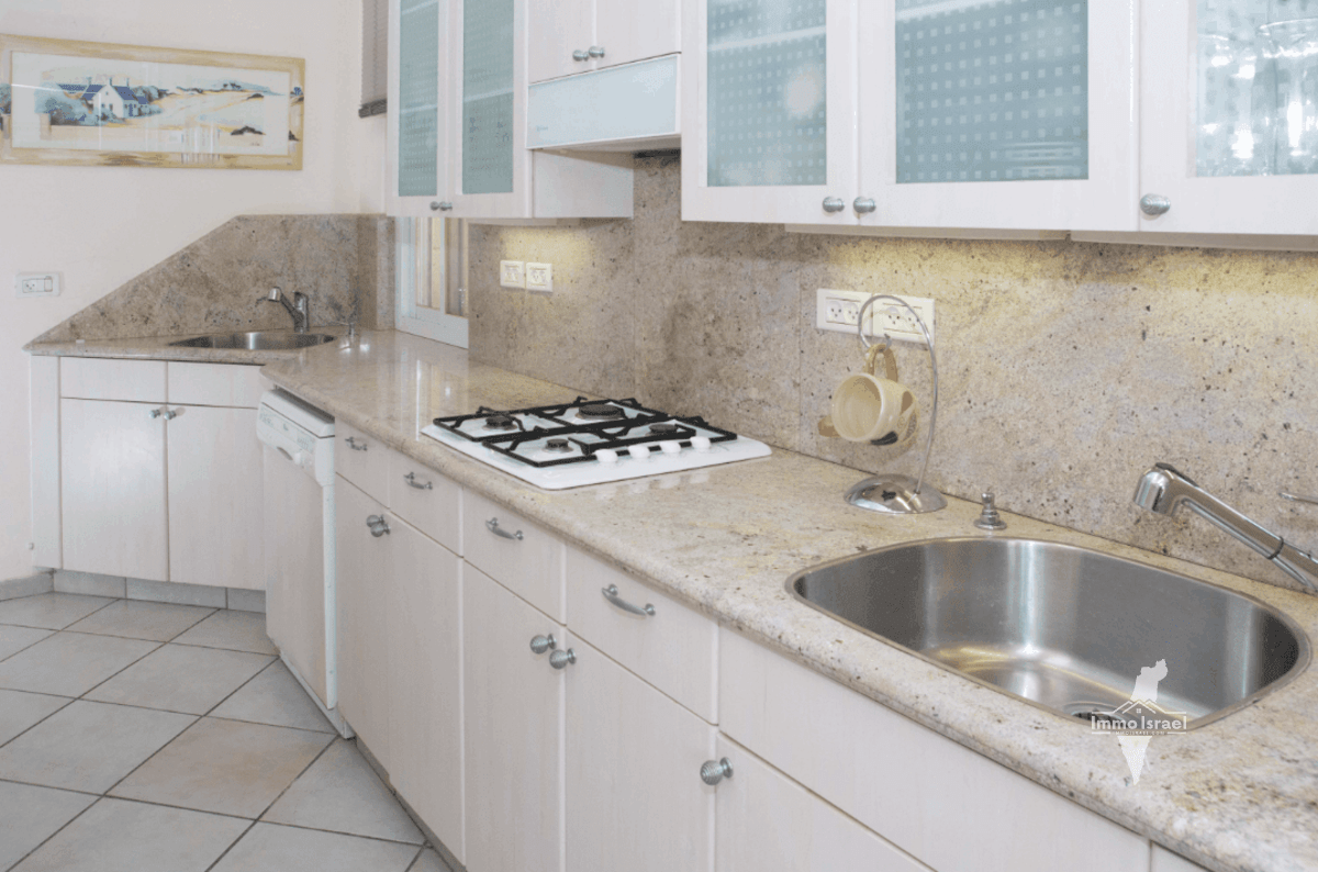 4-Room Apartment for Sale on Arlozorov Street, Jerusalem