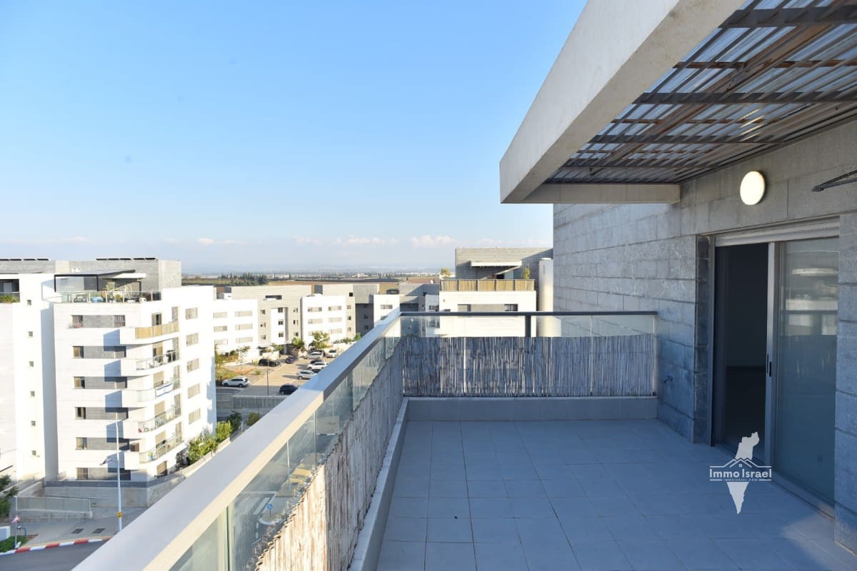 6-Room Duplex for Sale on Sarah Aharonson Street, Gedera