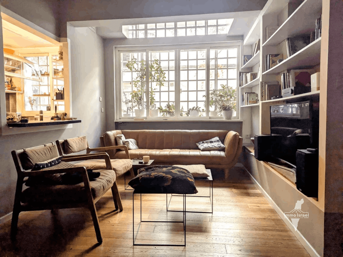4.5-Room Apartment for Rent on Maze Street, Tel Aviv