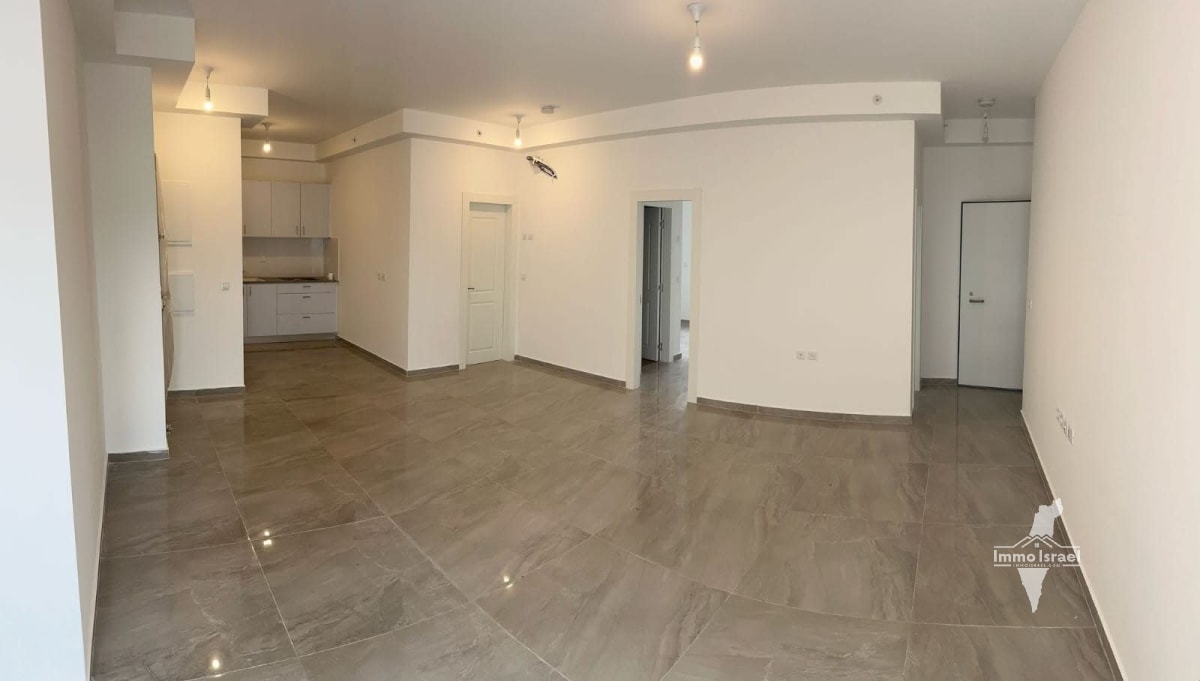 4-Room Apartment for Sale on Uziyahu Street, Ashdod