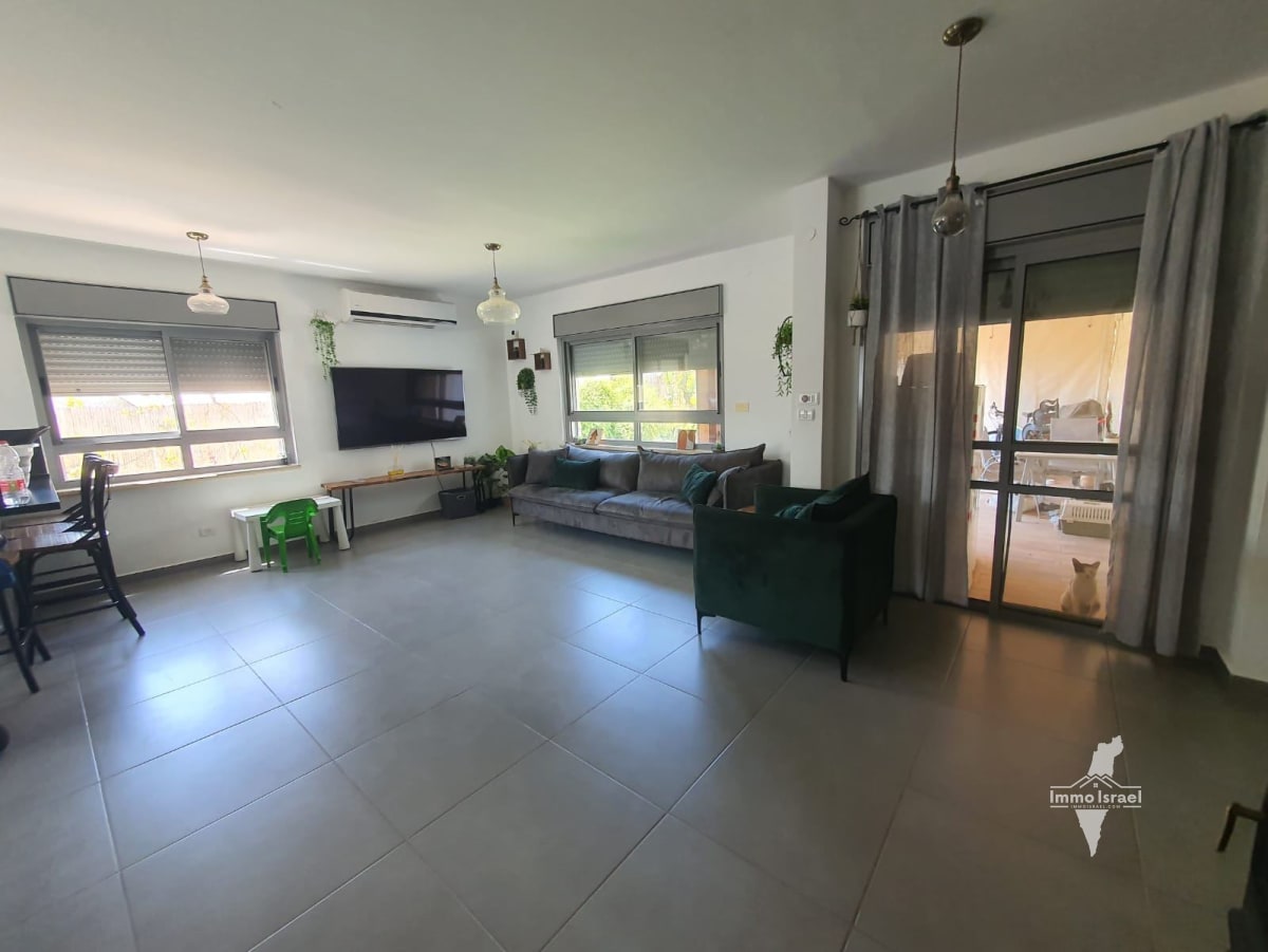 4-Room Ground-Level House for Sale in Shani Livne