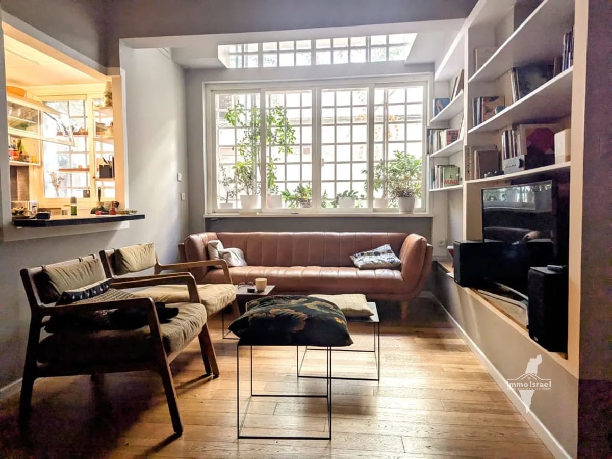 4.5-Room Apartment for Rent on Maze Street, Tel Aviv