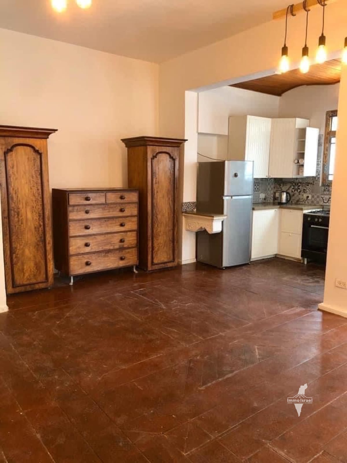 5-Room Apartment for Sale on Allenby Street, Tel Aviv-Yafo