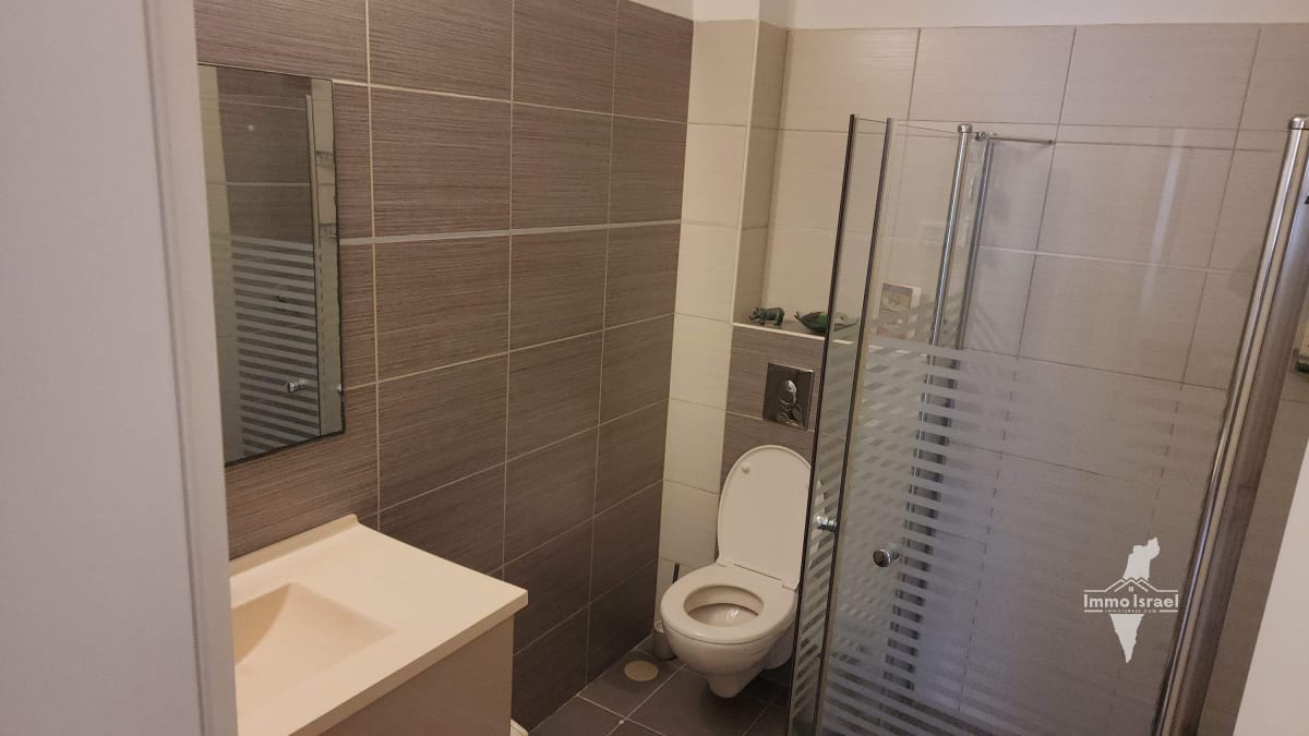 5-Room Apartment for Sale on HaYain Road, Ashkelon