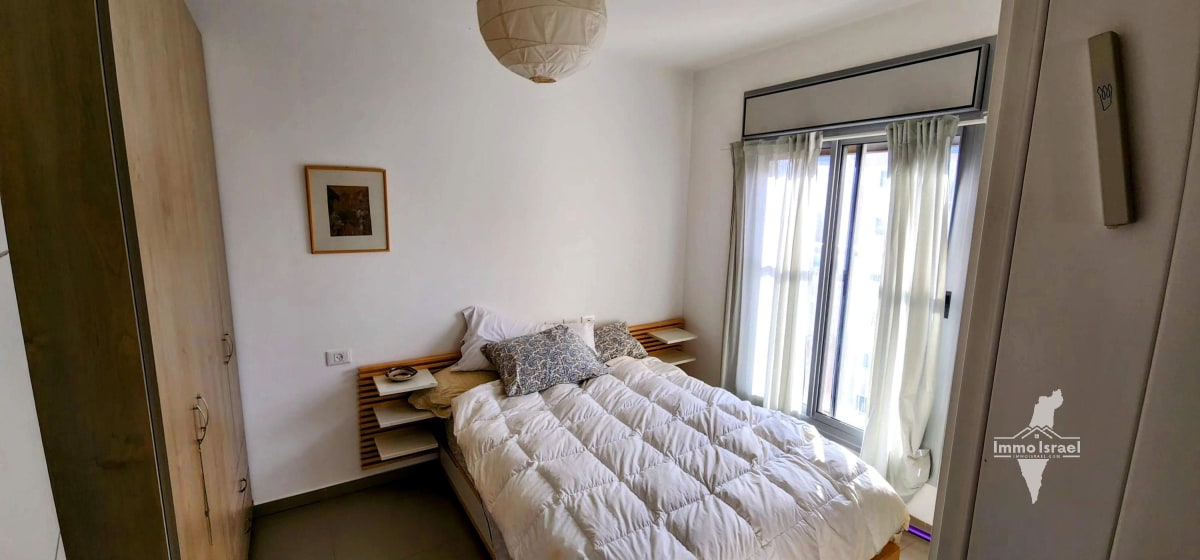 5-Room Apartment for Sale on HaYain Road, Ashkelon