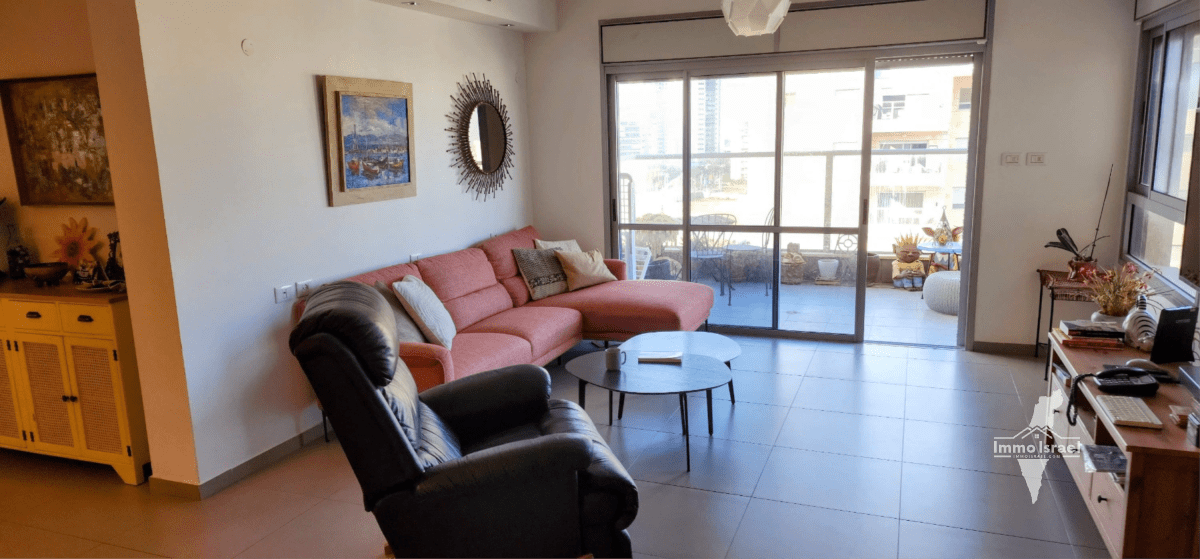 5-Room Apartment for Sale on HaYain Road, Ashkelon
