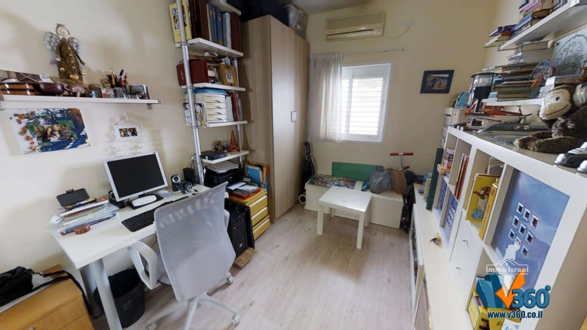 4-Room Apartment for Sale near Bograshov Street, Tel Aviv