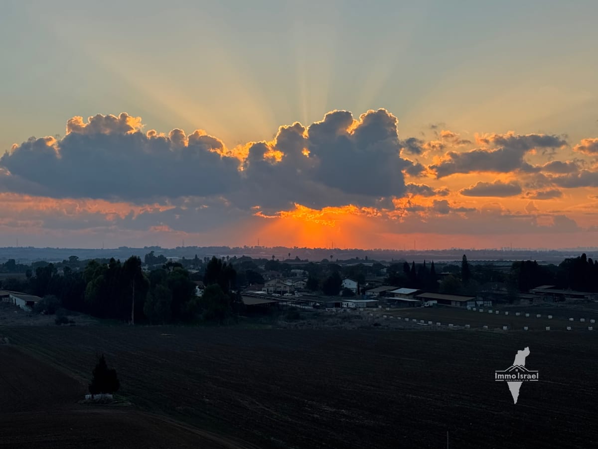 4-Room Apartment for Sale on Harav Mordechai Eliyahu Street, Kiryat Malakhi
