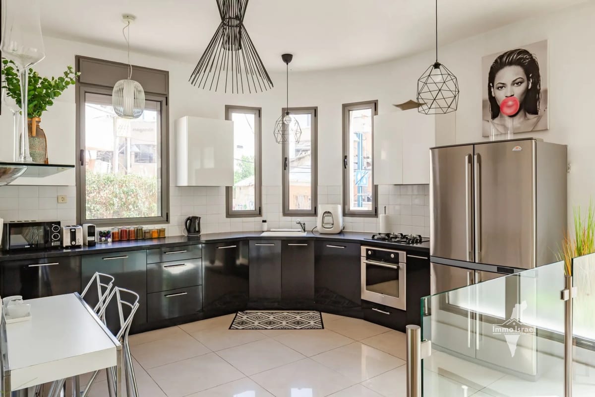 4-Room Apartment for Sale on Beit Yosef Street, Tel Aviv