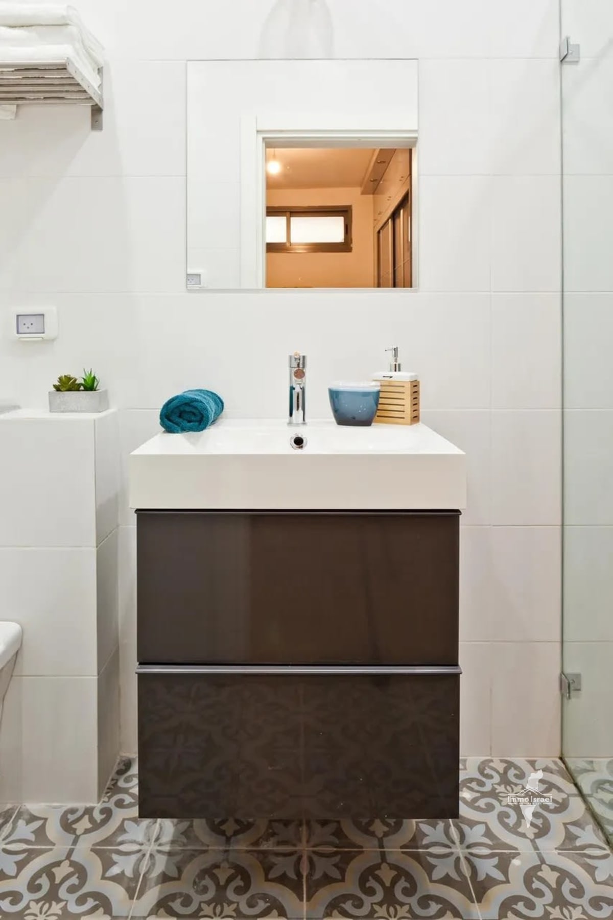 4-Room Apartment for Sale on Beit Yosef Street, Tel Aviv