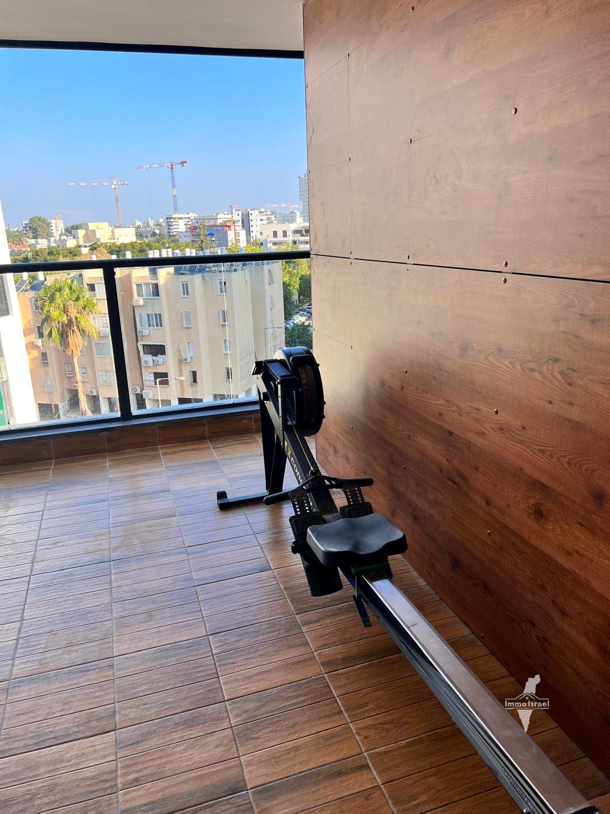 3.5-Room Apartment for Sale on Shalom Ash Street, Tel Aviv