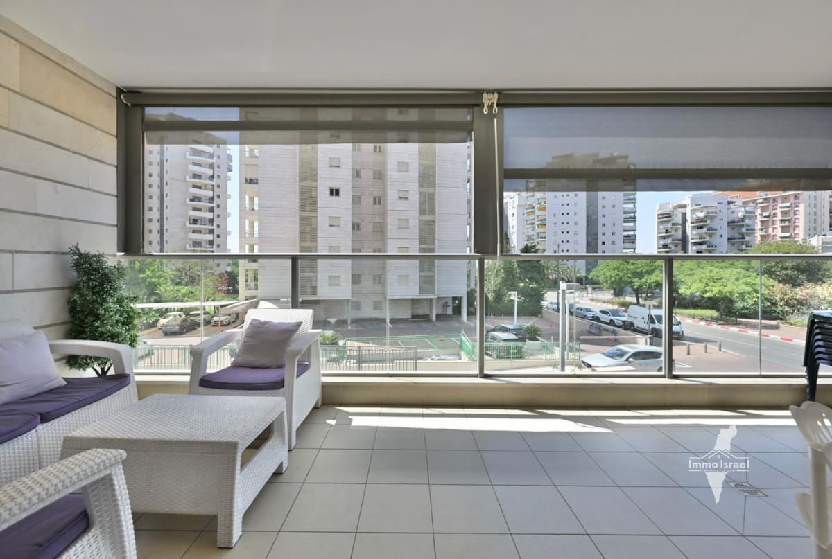 4-Room Apartment for Sale on Mivtsa Moshe Street, Rishon LeTsiyon