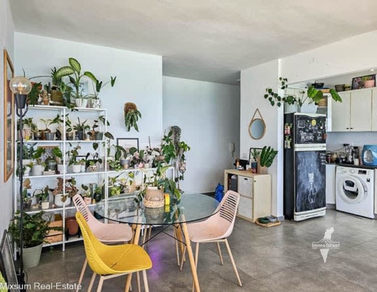 3-Room Apartment for Sale on Derech Ben Gurion, Bat Yam