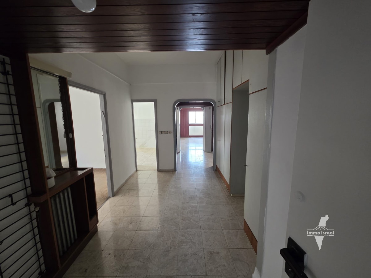5.5-room apartment for sale on Kharlap Street, Jerusalem