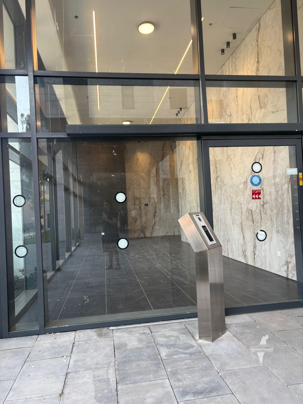 3-room apartment for sale on Zeev Jabotinsky Street 10, Petah Tikva