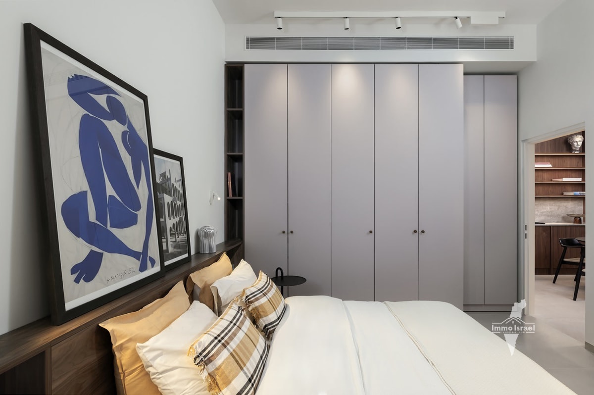 2-room apartment for rent on Montefiore Street, Tel Aviv