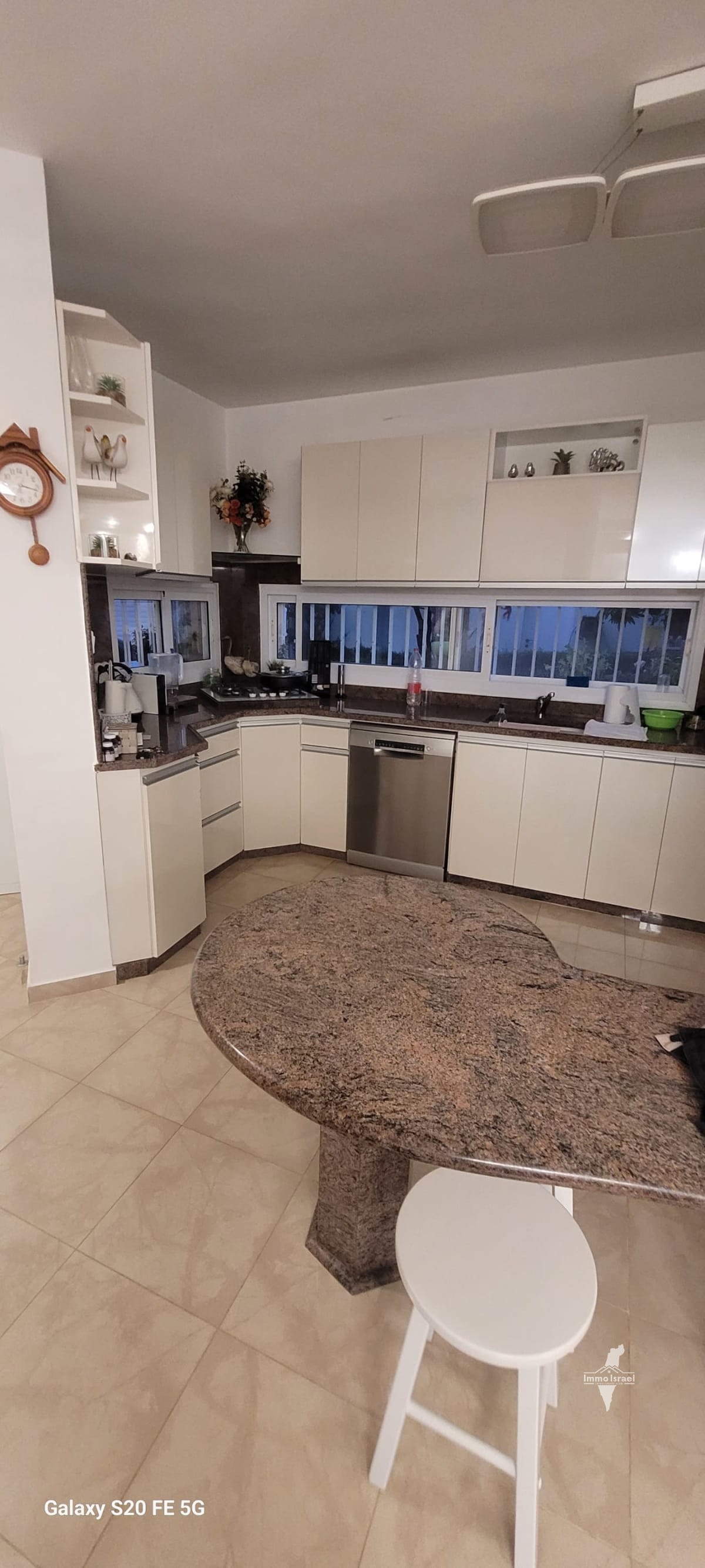 7-room villa for sale on Ha-Vered Street, Ezer