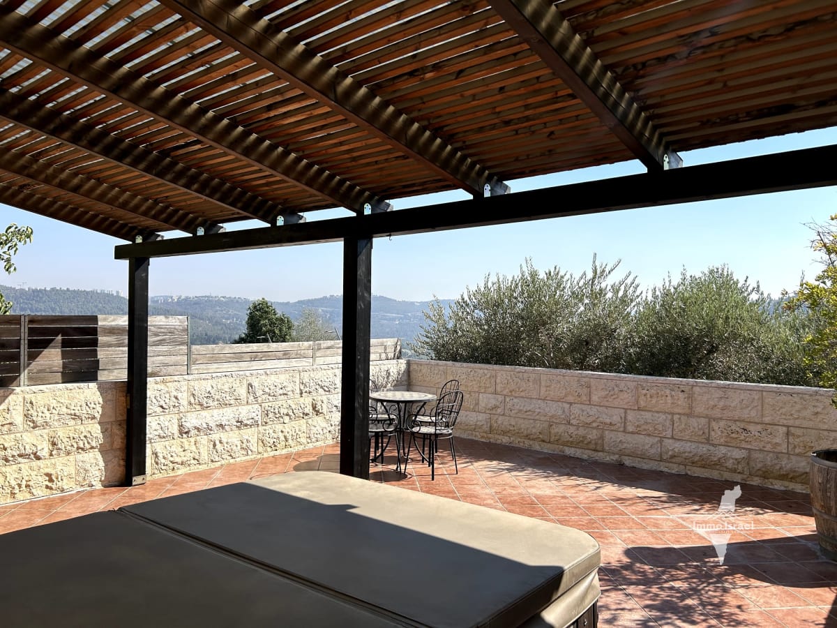 5-room villa for rent on Shim'on Swisa Street, Mevaseret Zion