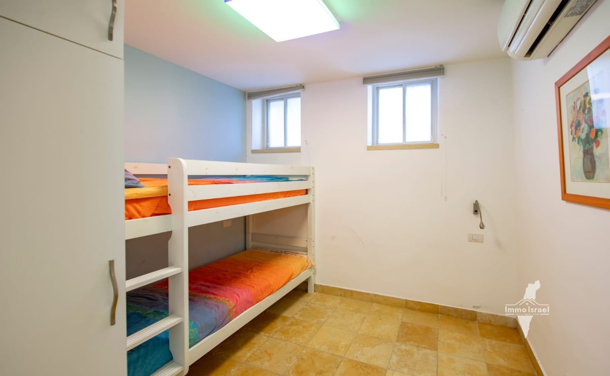6.5-room private house for sale on Tura Street, Jerusalem