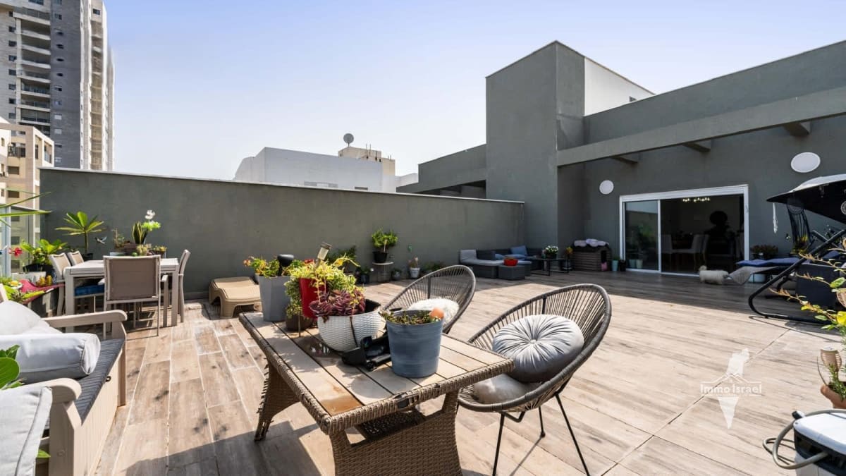 4-room penthouse for sale on HaChovlim Street, Ashdod