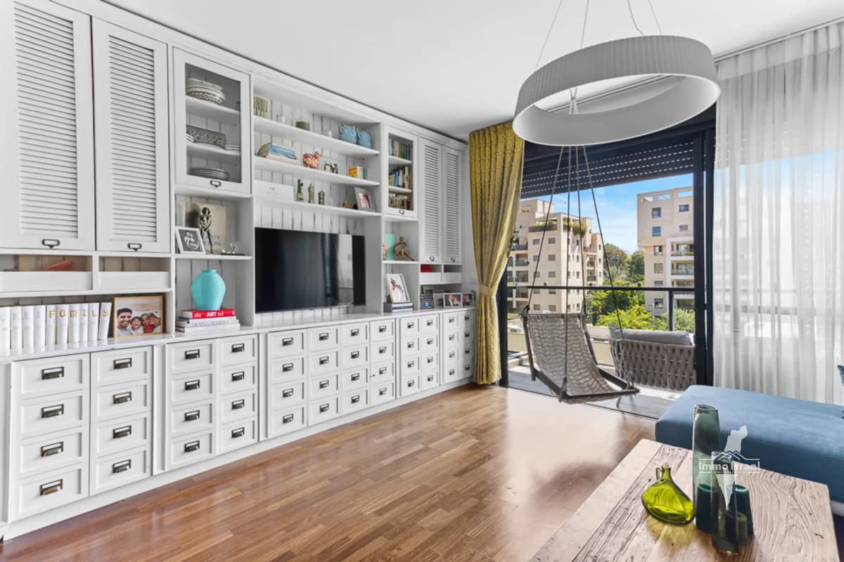 5-room apartment for sale on Dultsin Street, Tel Aviv