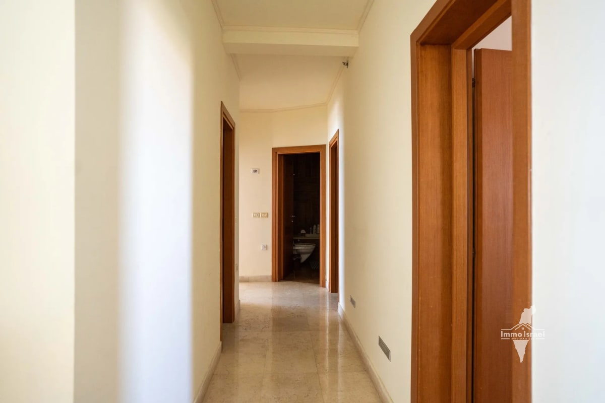 5-room apartment for sale on Pierre Koenig Street, Netanya