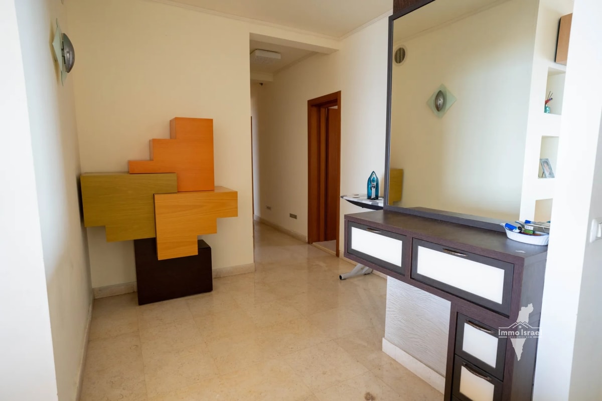 5-room apartment for sale on Pierre Koenig Street, Netanya