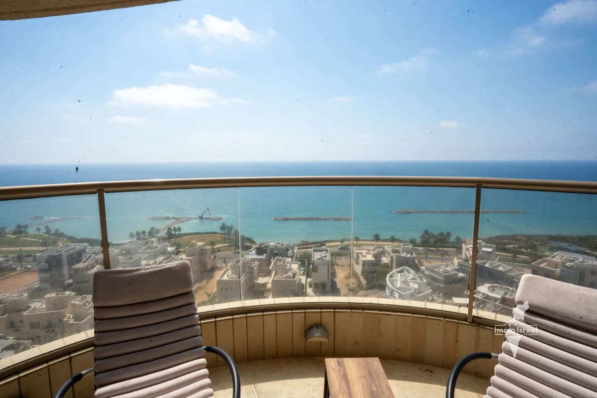 5-room apartment for sale on Pierre Koenig Street, Netanya