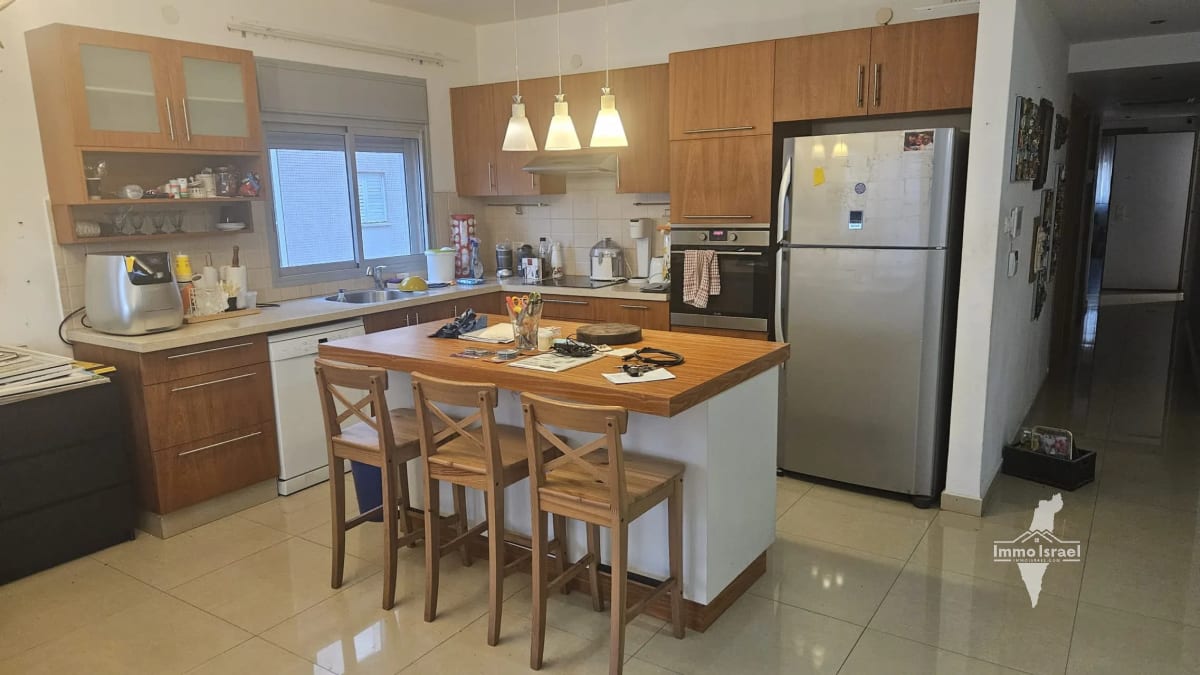 5-room apartment for sale on Yehuda ha-Nasi Street, Netanya
