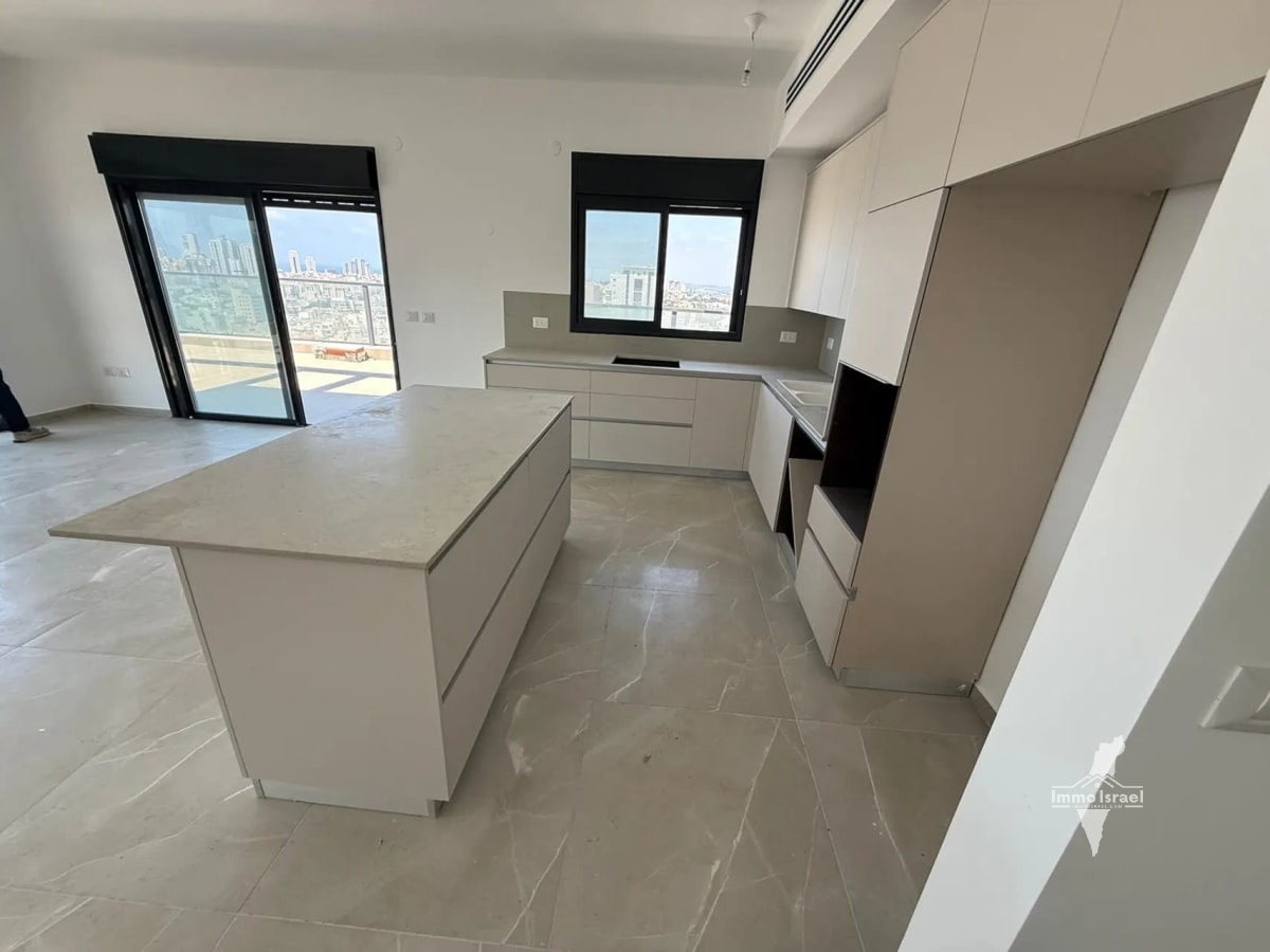 5-room penthouse for sale on Petah Tikva Street, Netanya