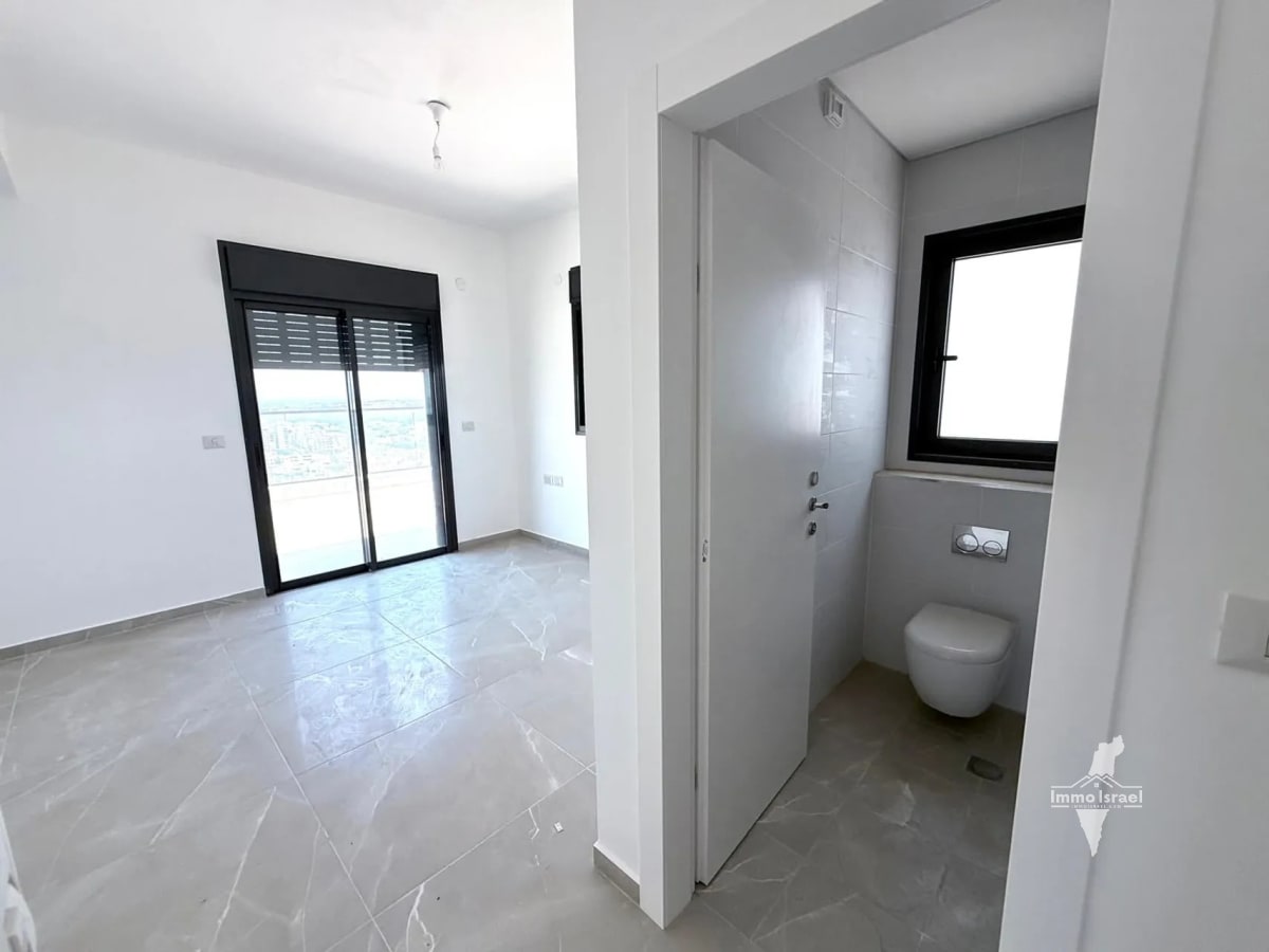 5-room penthouse for sale on Petah Tikva Street, Netanya