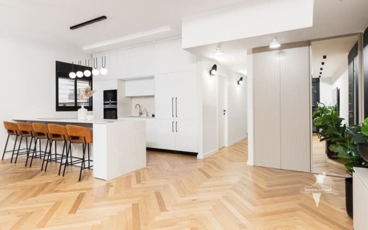 6-room penthouse for sale on Shulamit Aloni Street, Rishon LeTsiyon