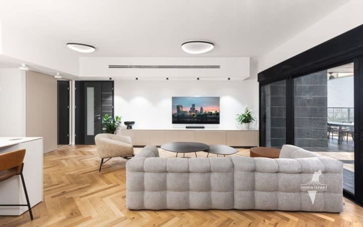6-room penthouse for sale on Shulamit Aloni Street, Rishon LeTsiyon