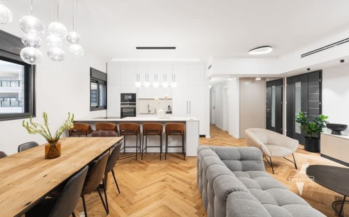 6-room penthouse for sale on Shulamit Aloni Street, Rishon LeTsiyon