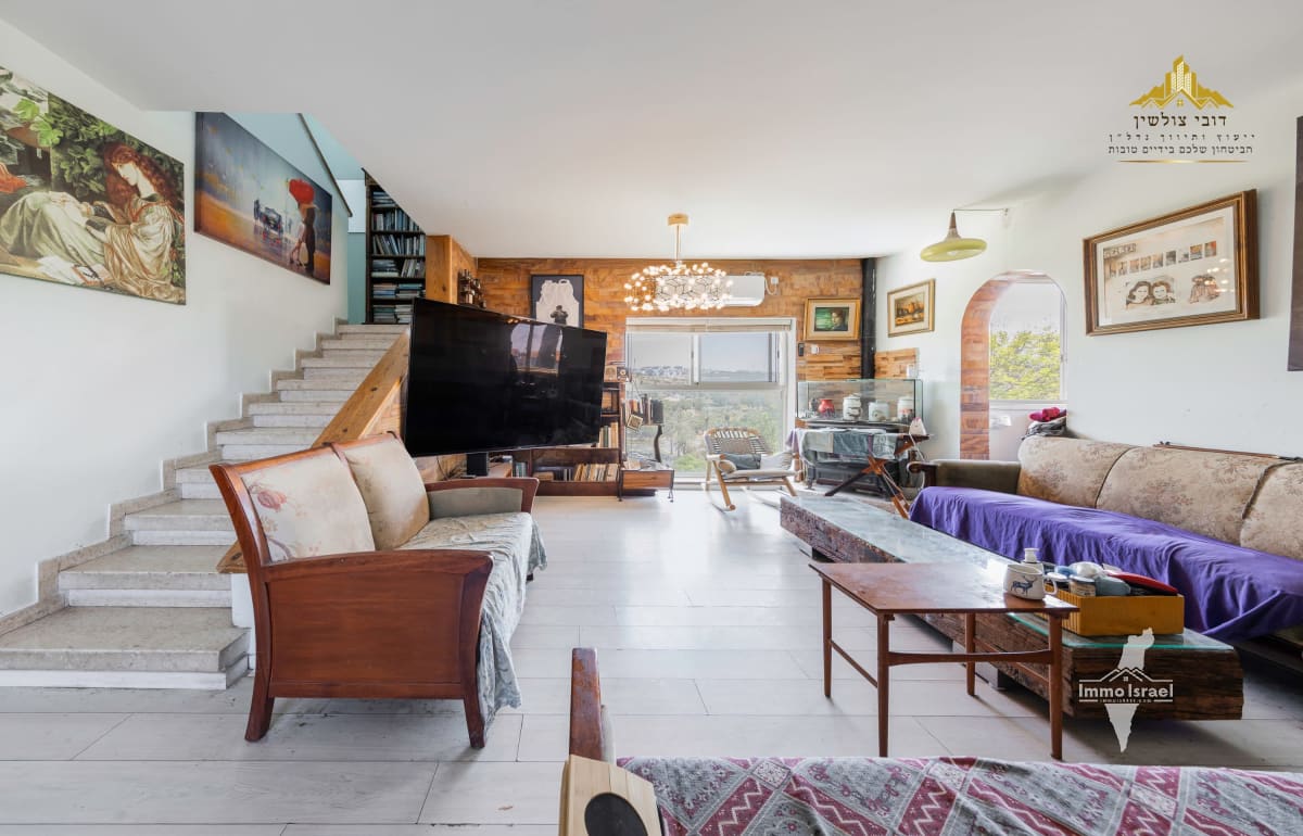 4.5-room duplex for sale on Sal'it Street, Rosh HaAyin