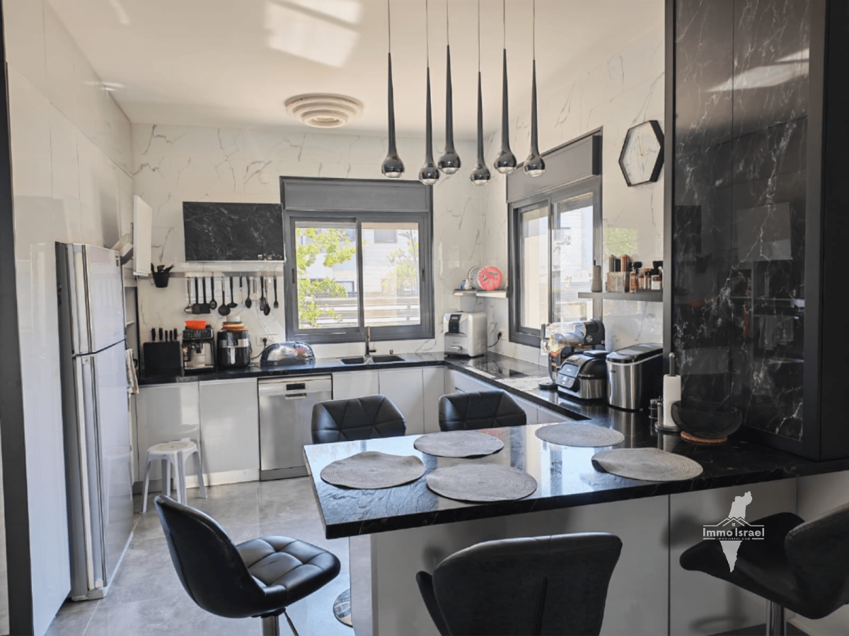 7-room house for sale on Shabo Street, Kiryat Gat