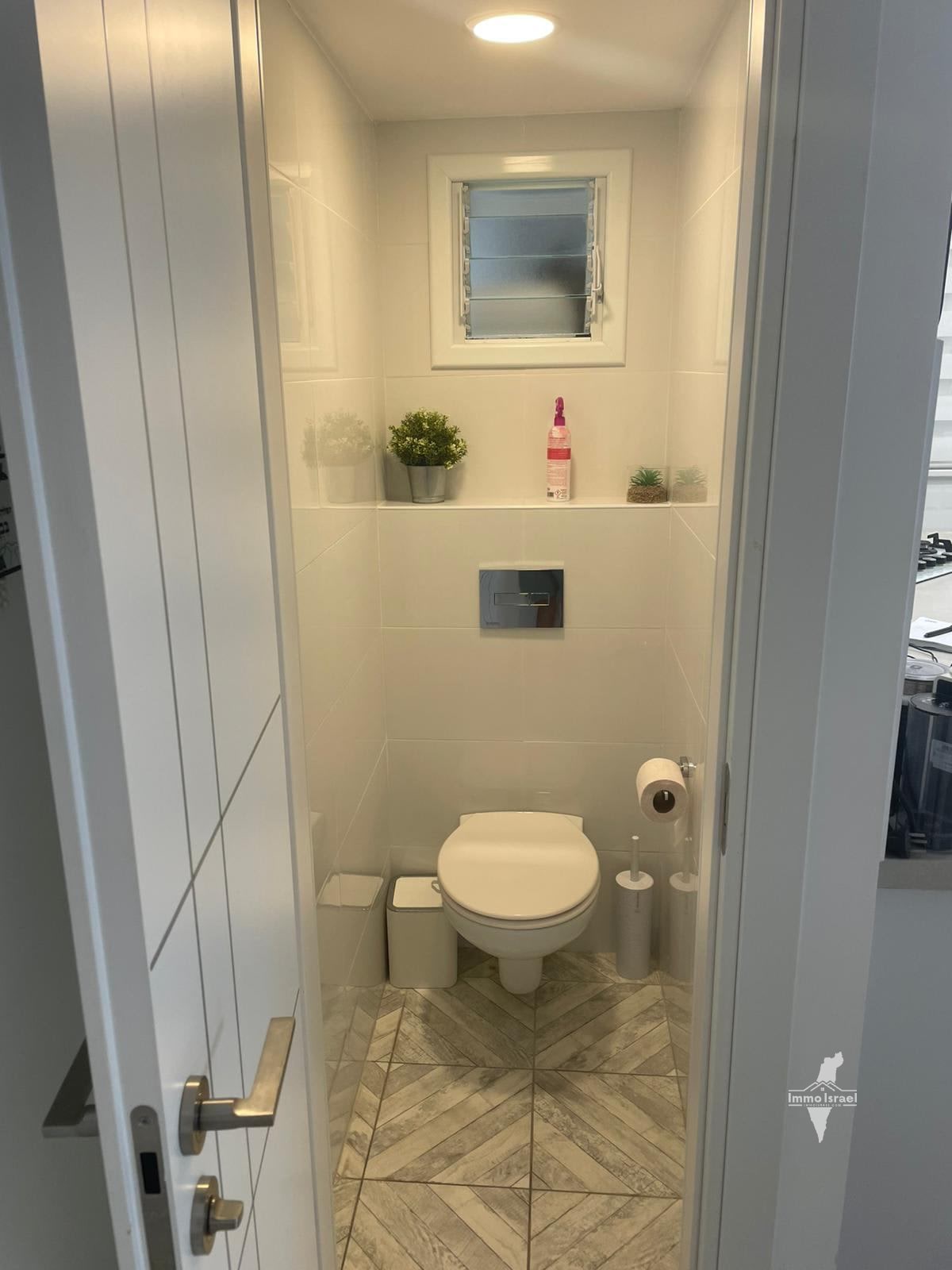 4-room apartment for sale on Jabotinsky Street, Bat Yam