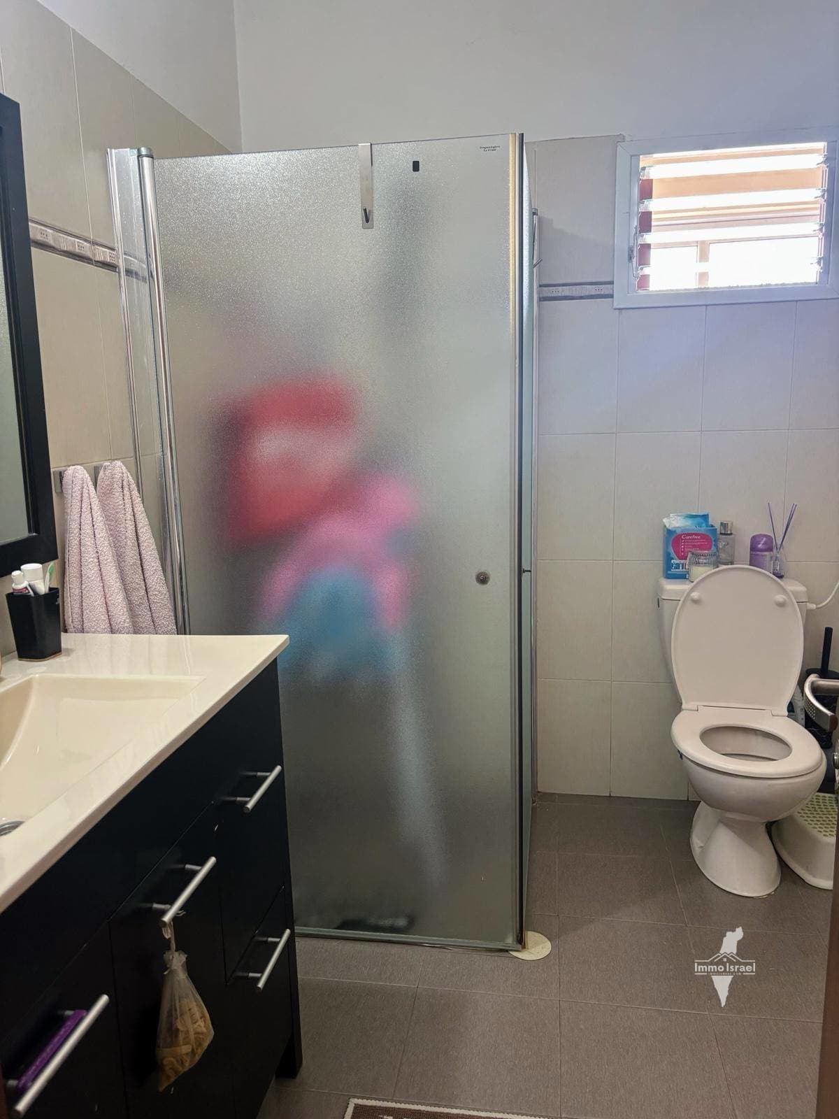 4-room apartment for sale on Moshe Dayan Street, Holon