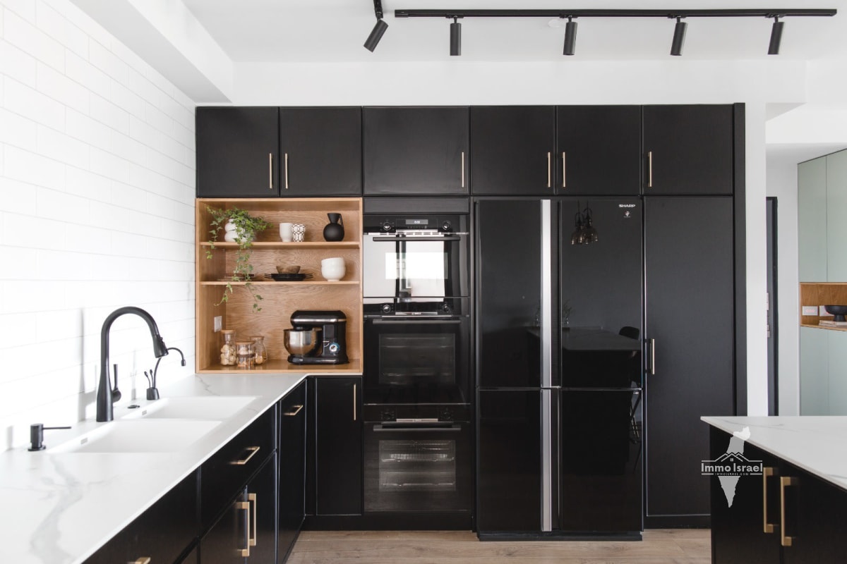 Appartement de 4 pièces à vendre sur la rue Maklev, Yehud-Monosson