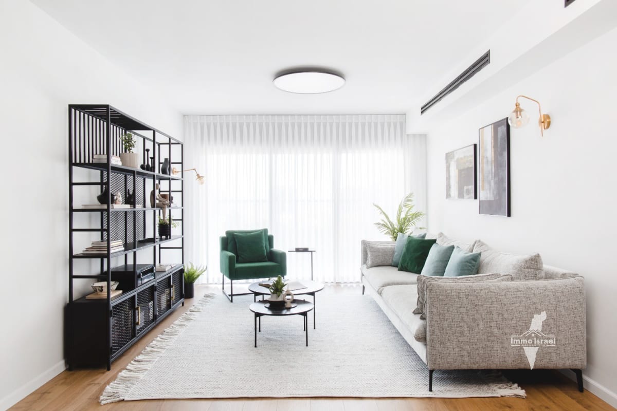 Appartement de 4 pièces à vendre sur la rue Maklev, Yehud-Monosson