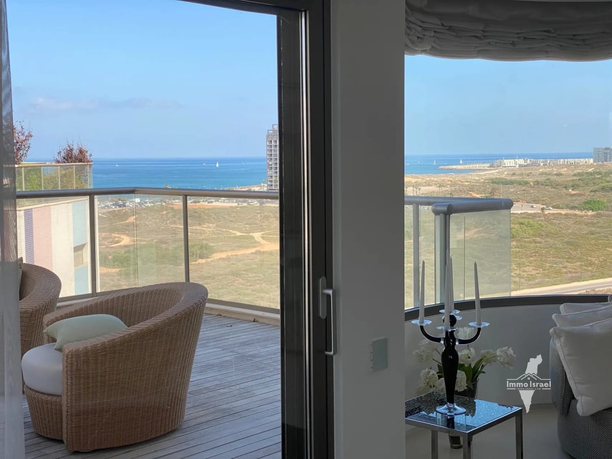 5-room duplex penthouse for sale on Mikha'el Ne'eman Street, Tel Aviv